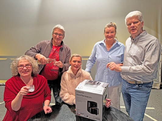 Volksspielbühne Rissen spielt: DAS PERFEKTE GESCHENK